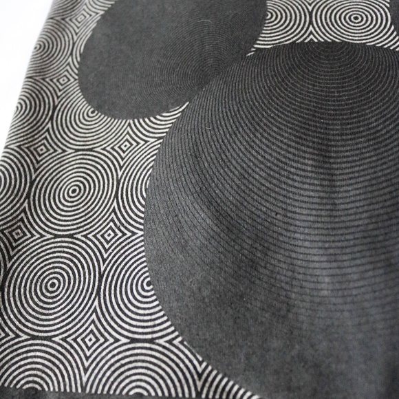 NWT - DISNEY Mickey Mouse Men's Large T Shirt Black White Official Geometric - Picture 8 of 8